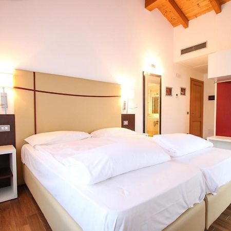 Thai Orchidee Restaurant&Rooms Garda  Exterior photo
